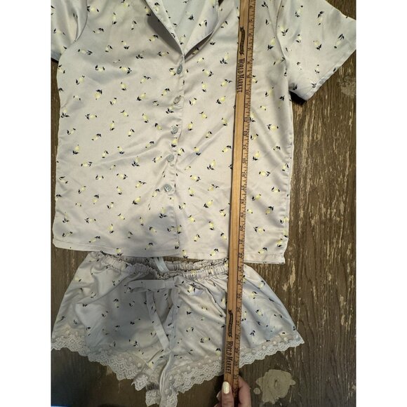 Flora Nikrooz Lace Trim Short Pajamas- Size Small All Over Lemon Print - Picture 2 of 9